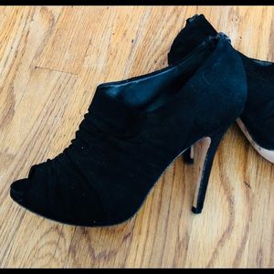 Saks Fitfth Ave black heeled booties